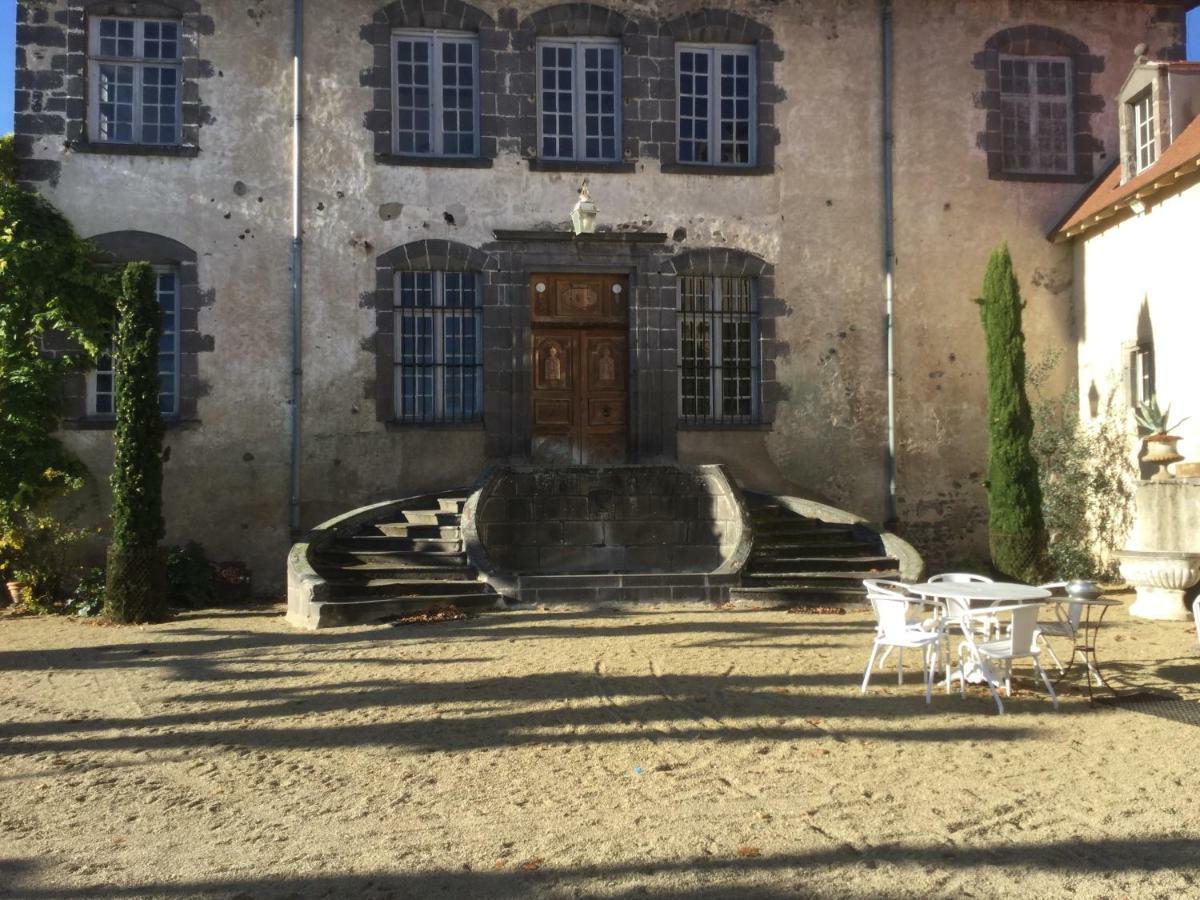Manoir D'Aubeterre Hotel Marsat Exterior photo